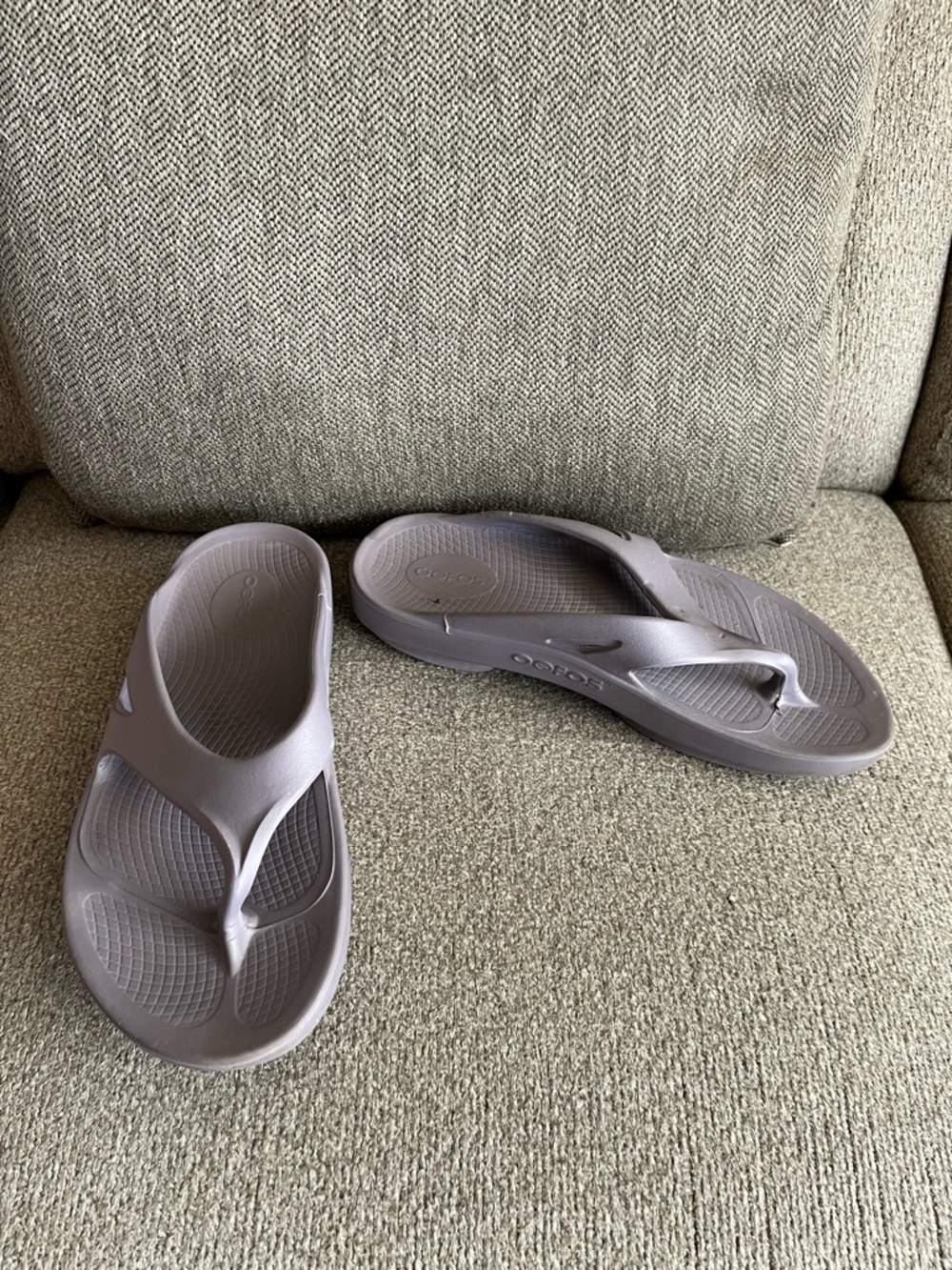 Oofos Women’s Ooriginal Mauve Sandal Size 9